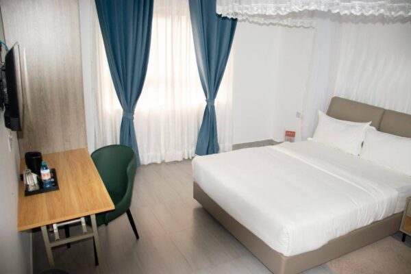 Deluxe Room 5