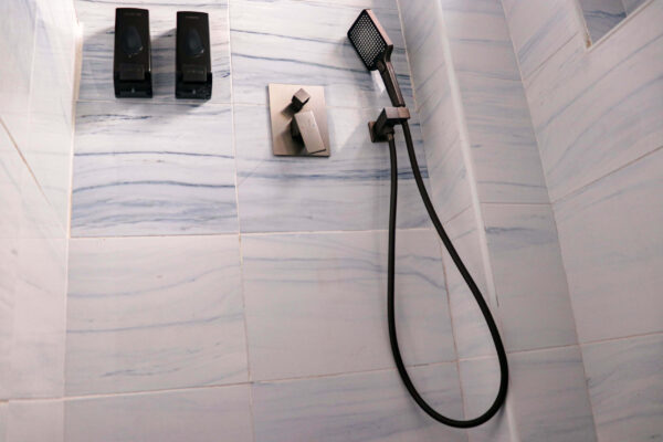 Deluxe Room Bathroom 2